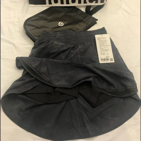 Lululemon Brand New w/Tags, Lulu Hotty Hot HR Shirt with Built In Shorts! - Picture 10 of 10